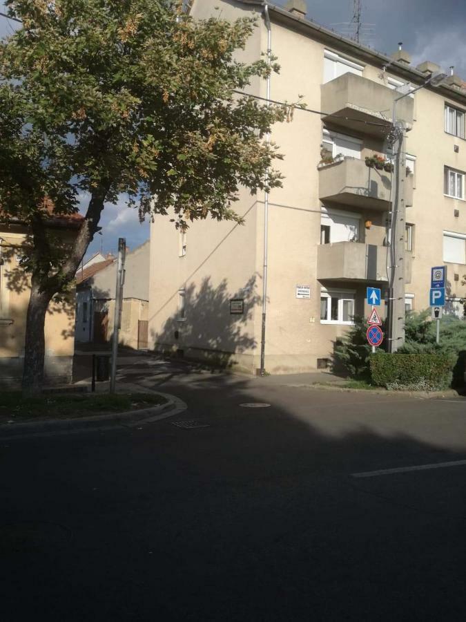 Dora Apartman Hotel Eger Exterior photo